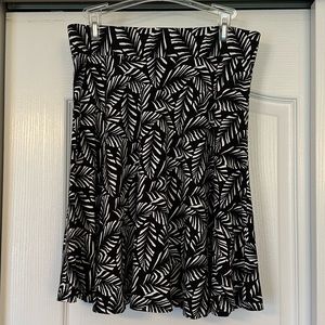 LOFT Black White Leaf Print Circle Skater Skirt Size M